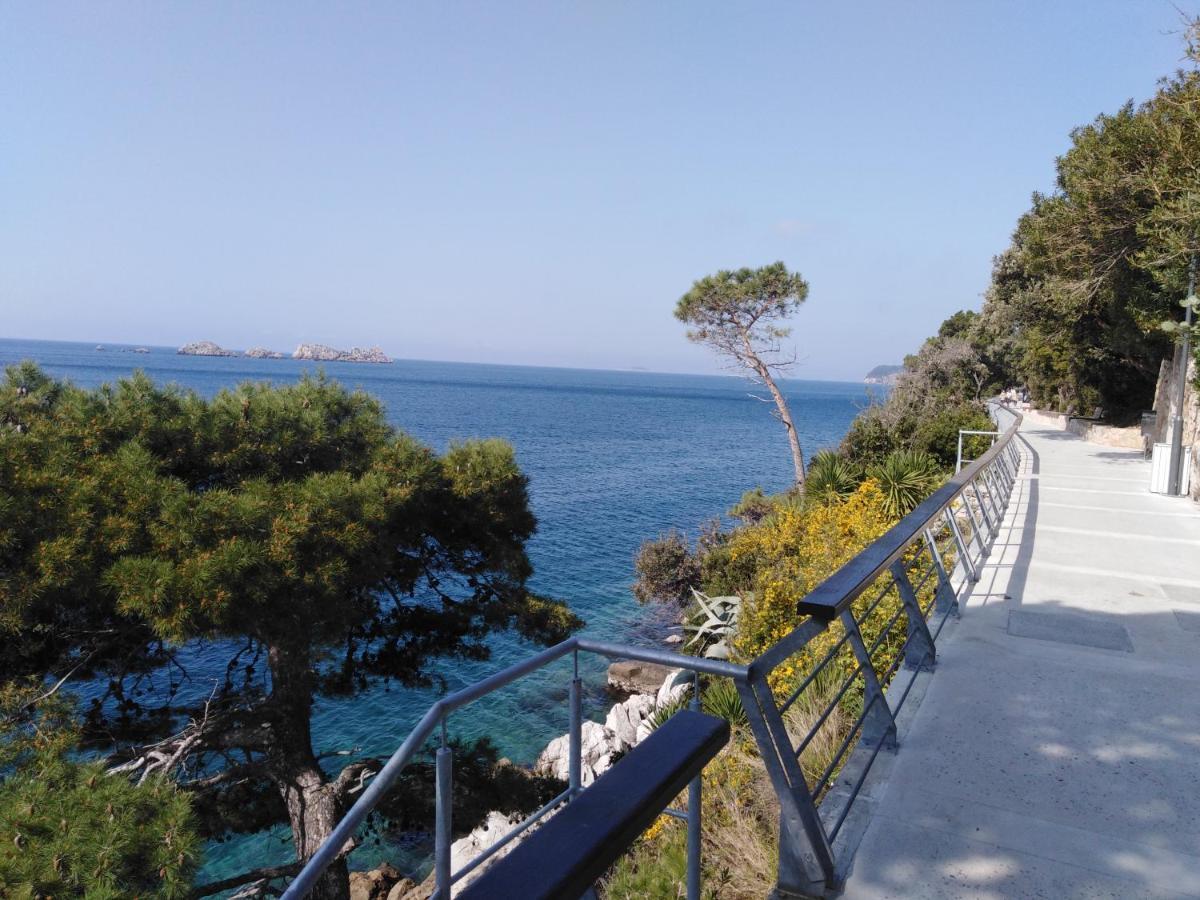 Meridiens Dubrovnik Bagian luar foto